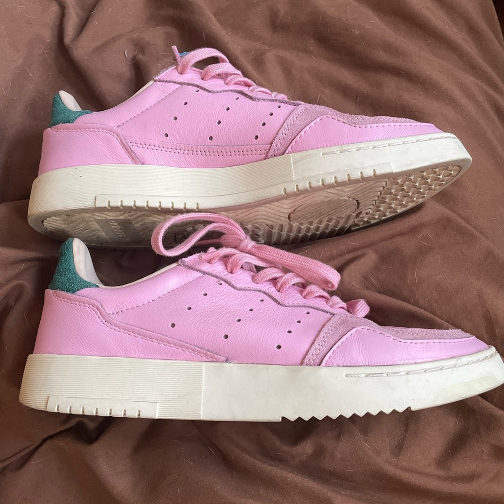 Adidas Supercourt Woman’s Shoes size 9